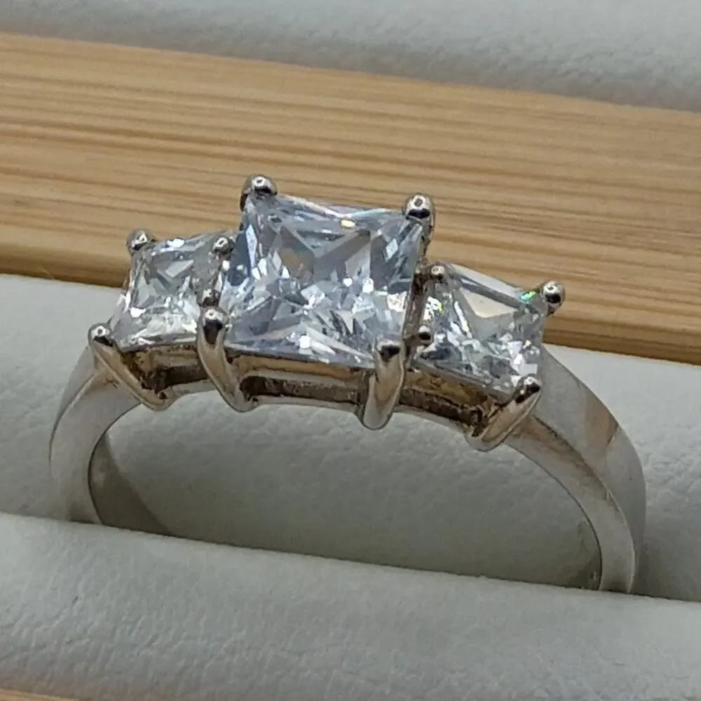 Sterling Silver Ring - Size 7